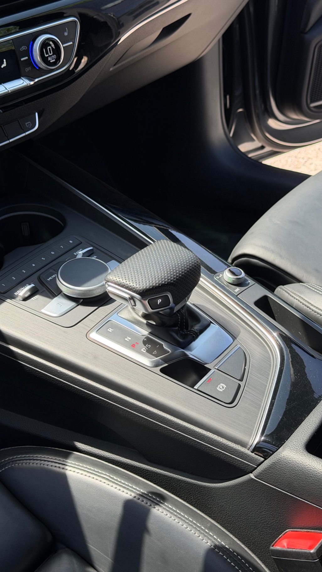 Audi Mittelkonsole detailliert gereinigt